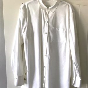 Cute tunic with side buttons